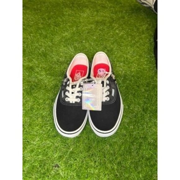 Disney X Vans Black & White Mickey Mouse Lace-Up Sneakers Size 5.5 Canvas Upper - Picture 1 of 5